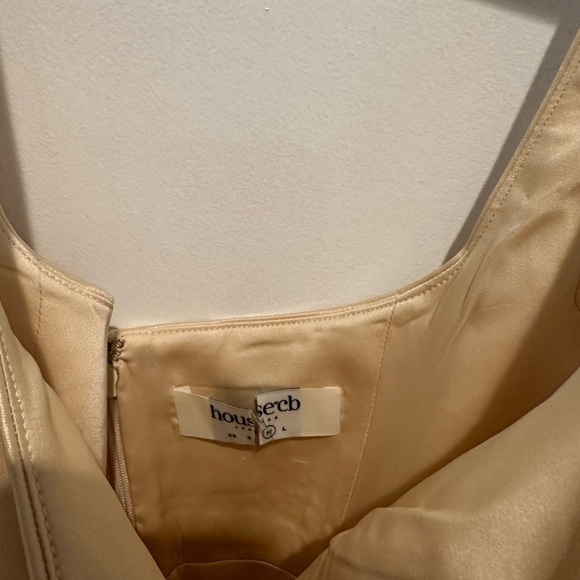 HOUSE OF CB 'Vittoria' Champagne Chiffon Floor Length Gown - Picture 7 of 7